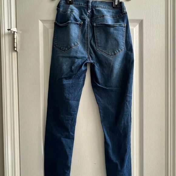 Mudd High Ride Ankle distressed Jegging jeans. Women’s Juniors size 5. - Picture 3 of 3